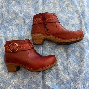 Dansko Mina Oiled Red Leather Bootie Size 39 [8.5]